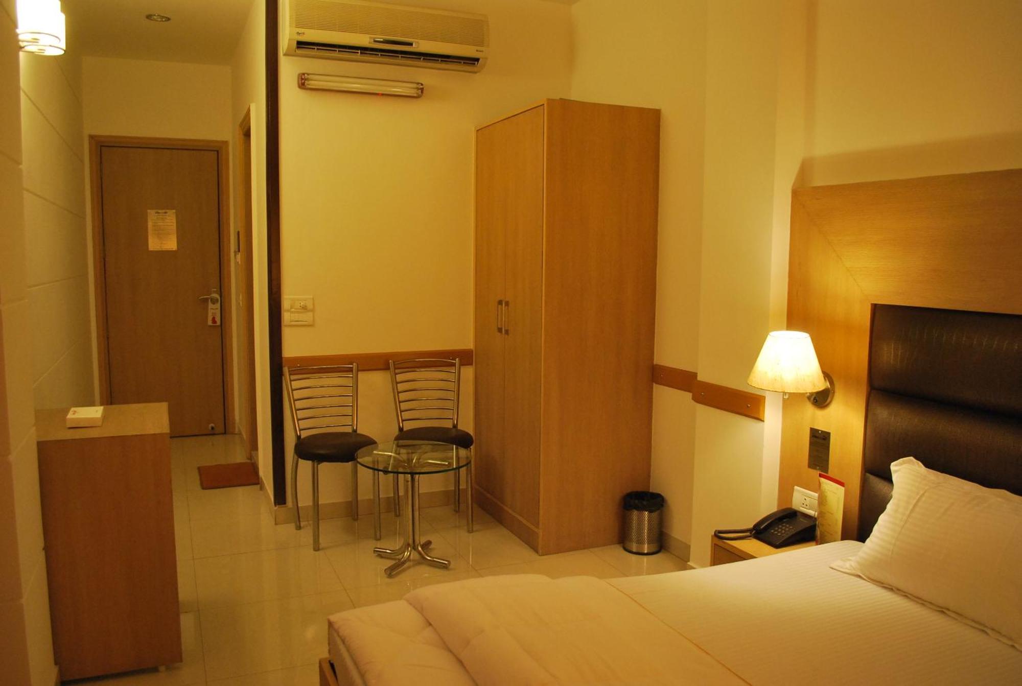 Hotel Arina Inn New Delhi Eksteriør bilde