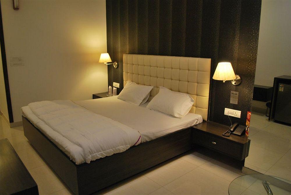 Hotel Arina Inn New Delhi Eksteriør bilde